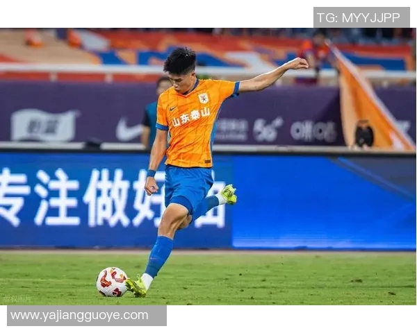 刘洋与山东泰山续约成功展现对球队未来发展的坚定信心与决心 刘洋与山东泰山续约成功展现对球队未来发展的坚定信心与决心