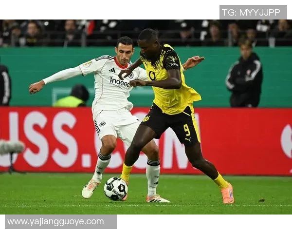 法兰克福客战平多特蒙德，继续保持不败势头