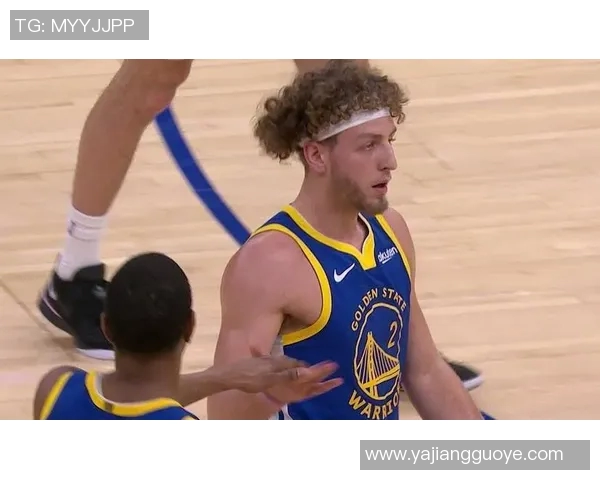 勇士队再度遭遇大比分失利,警示球队问题需解决 勇士队再度遭遇大比分失利,警示球队问题需解决