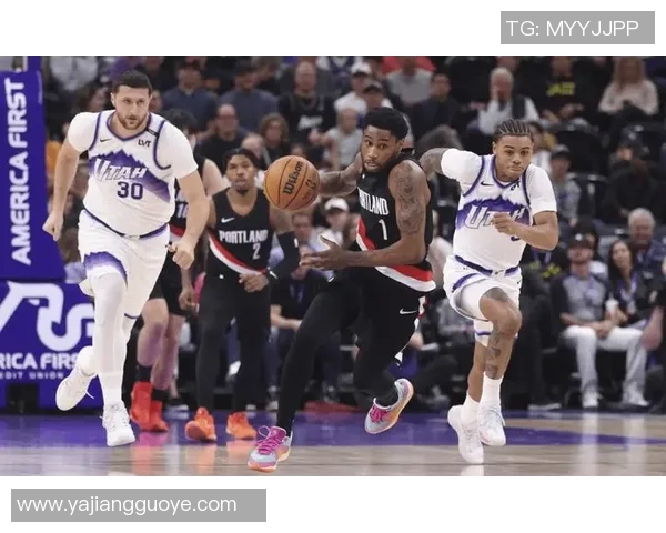 爵士队主场大胜开拓者队，系列赛战绩持平，续写精彩对决