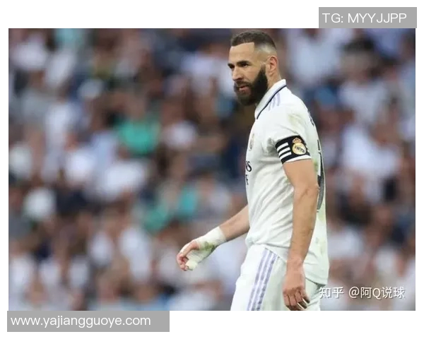 皇马胜马拉加提前一轮锁定联赛亚军本泽马梅开二度表现出色